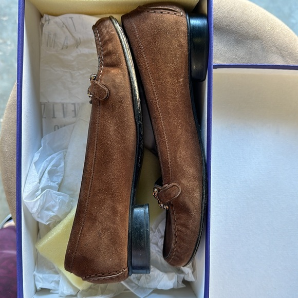 Stuart weitzman size 6.5 brown suede loafers - Picture 4 of 7